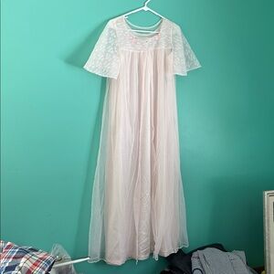 Vintage Elegant Light Pink Nightgown/Robe Set